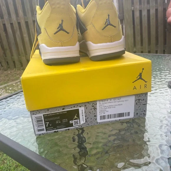Lightning 4s 235